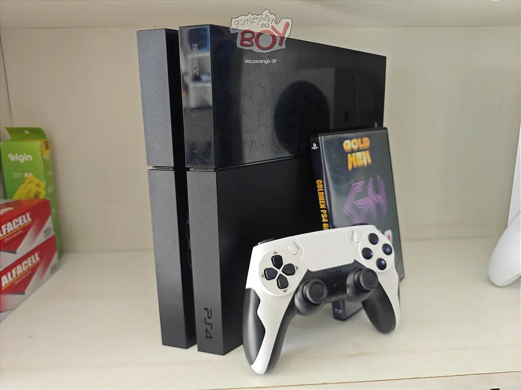 Playstation 4 Fat Desbloq 500Gb Com 15 Jogos e 3000 Retrô Seminovo